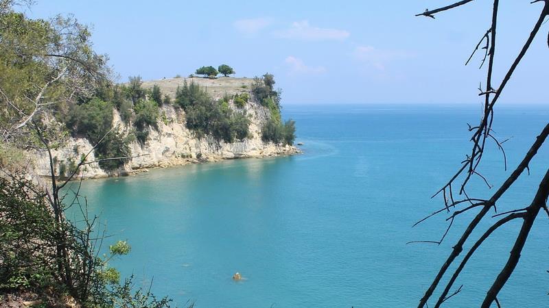 Batee Puteh Beach (Pantai Batee Puteh)