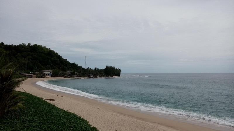 Air Dingjn Beach (Pantai Air Dingjn)