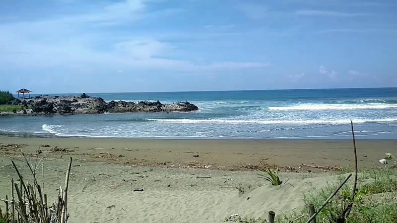 Karang Paranje Beach (Pantai Karang Paranje)