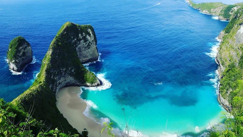 Arga Beach (Pantai Arga)